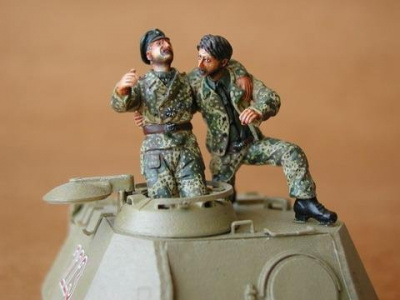 1/35 German Tank Crew - France 1944 (2 fig.)